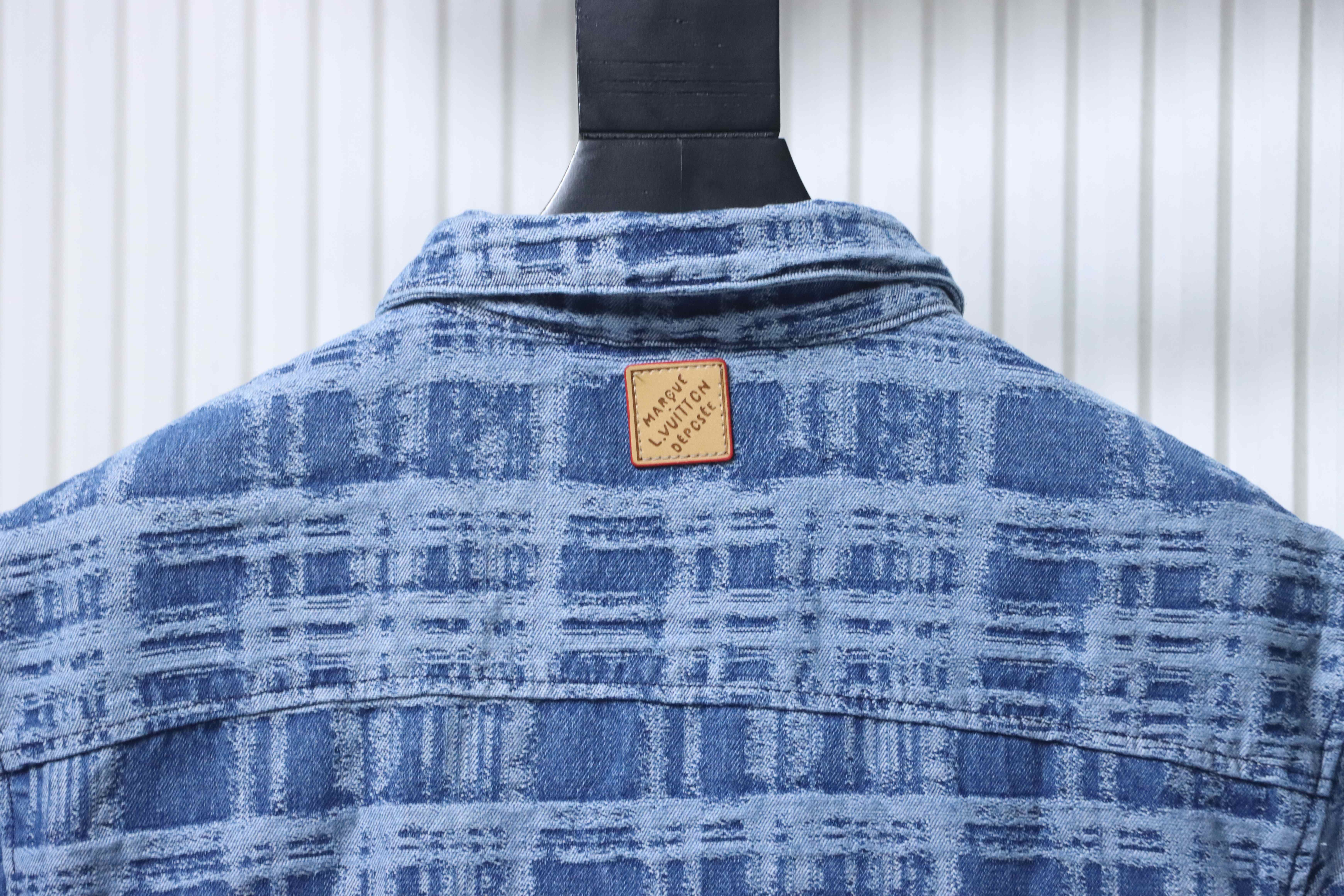 LOUIS VUITTON Gradient Denim Short Sleeve T-Shirt