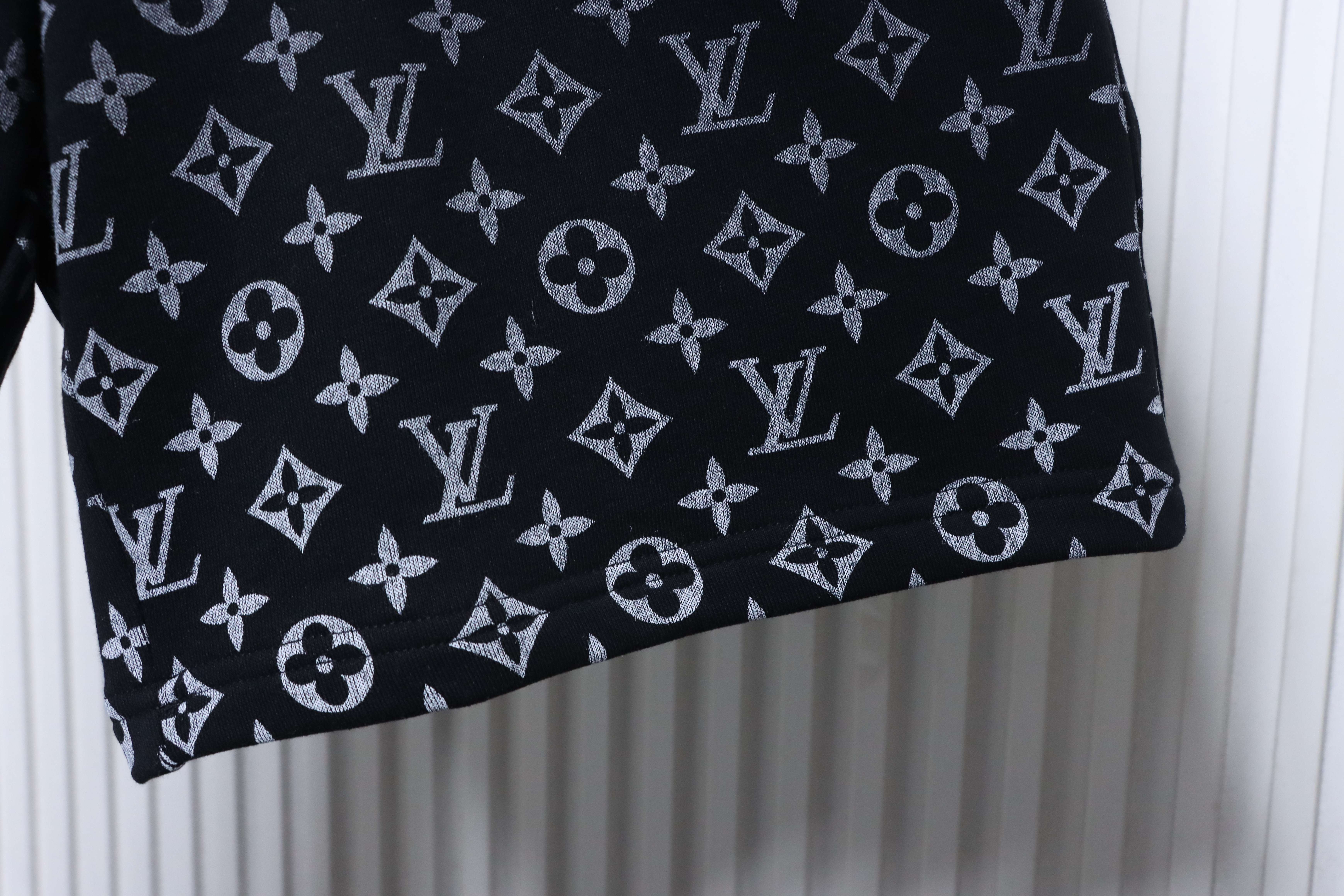 LOUIS VUITTON Gradient Monogram Gradient Shorts