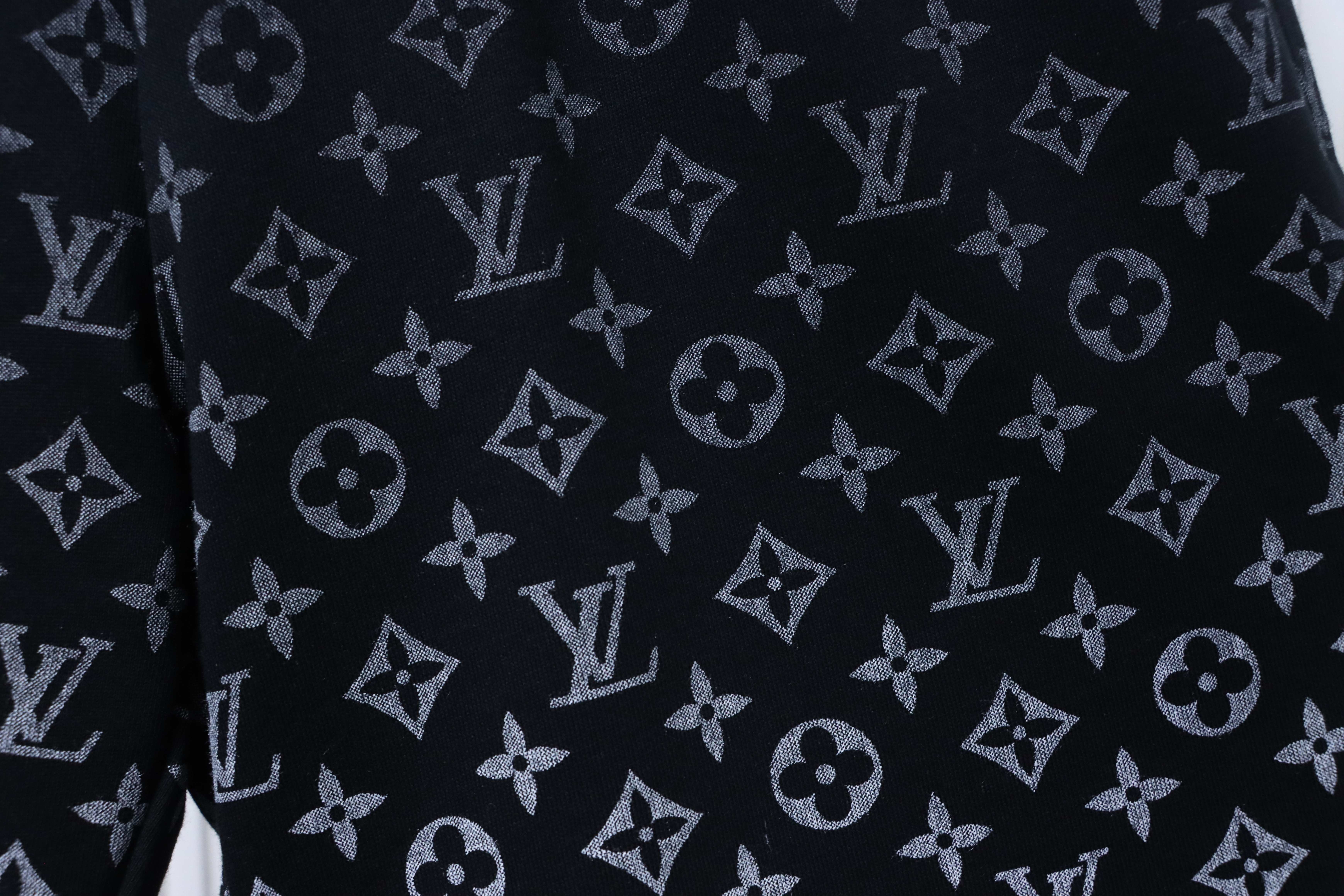 LOUIS VUITTON Gradient Monogram Gradient Shorts