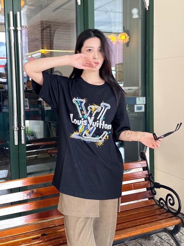 LOUIS VUITTON Graffiti Print Logo Short Sleeve T-Shirt Style 2