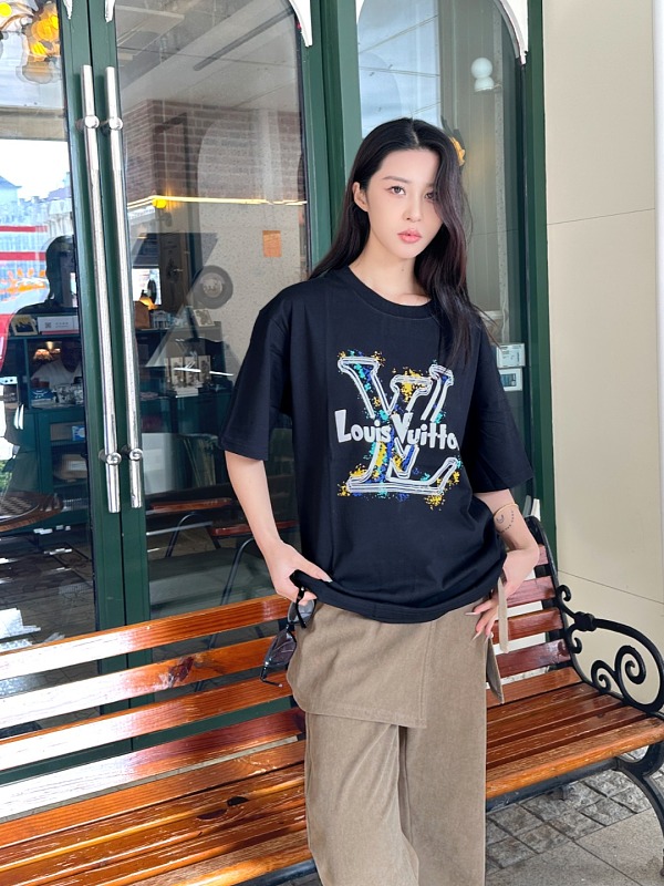 LOUIS VUITTON Graffiti Print Logo Short Sleeve T-Shirt Style 2