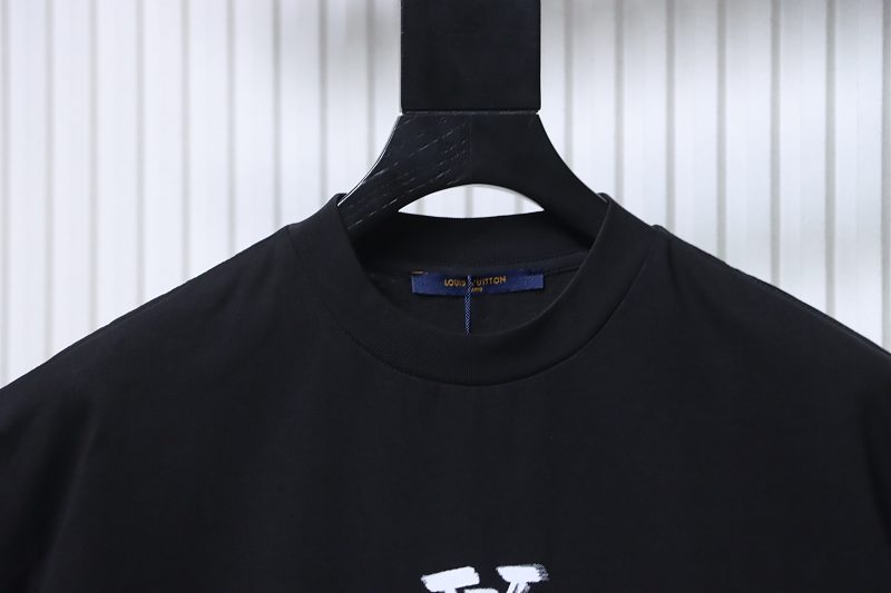 LOUIS VUITTON Graffiti Supreme Collaboration Print Logo Black Short Sleeve T-Shirt