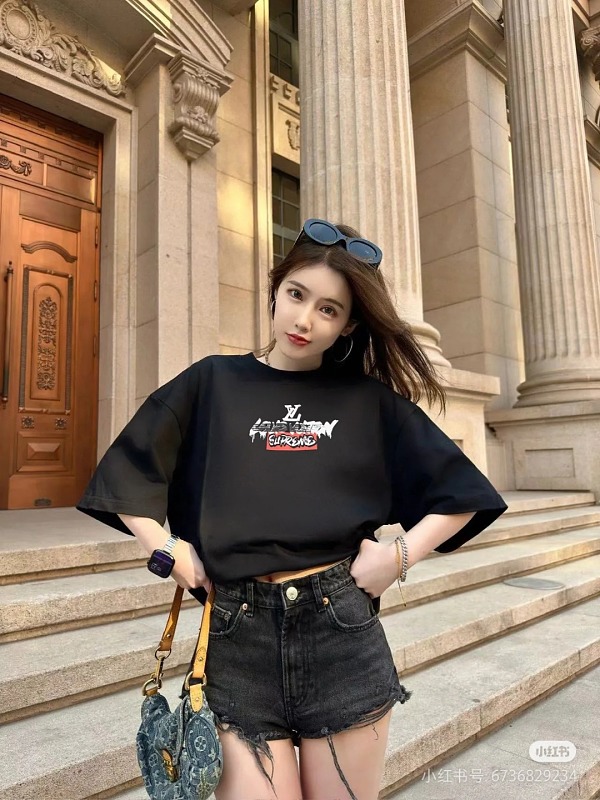 LOUIS VUITTON Graffiti Supreme Collaboration Print Logo Black Short Sleeve T-Shirt