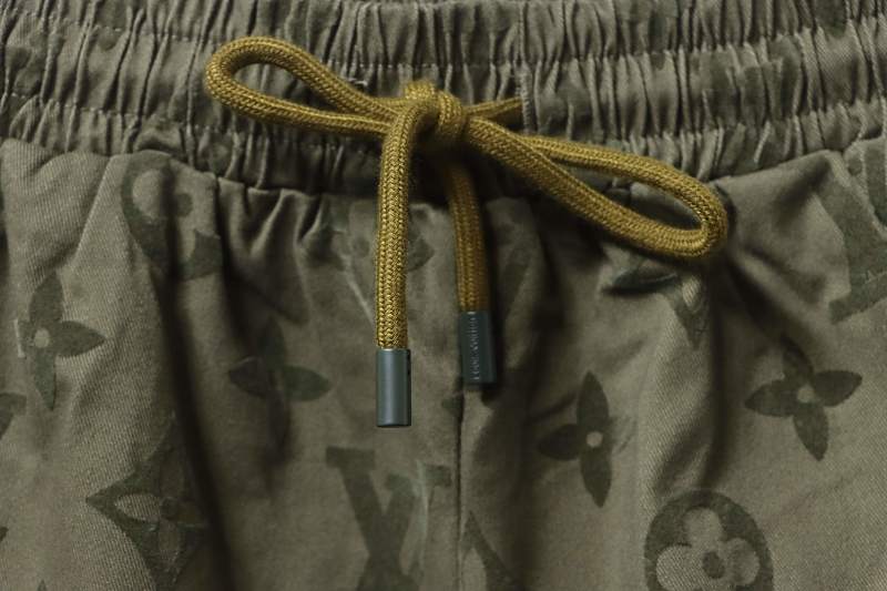 LOUIS VUITTON Green Shorts