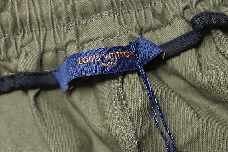 LOUIS VUITTON Green Shorts