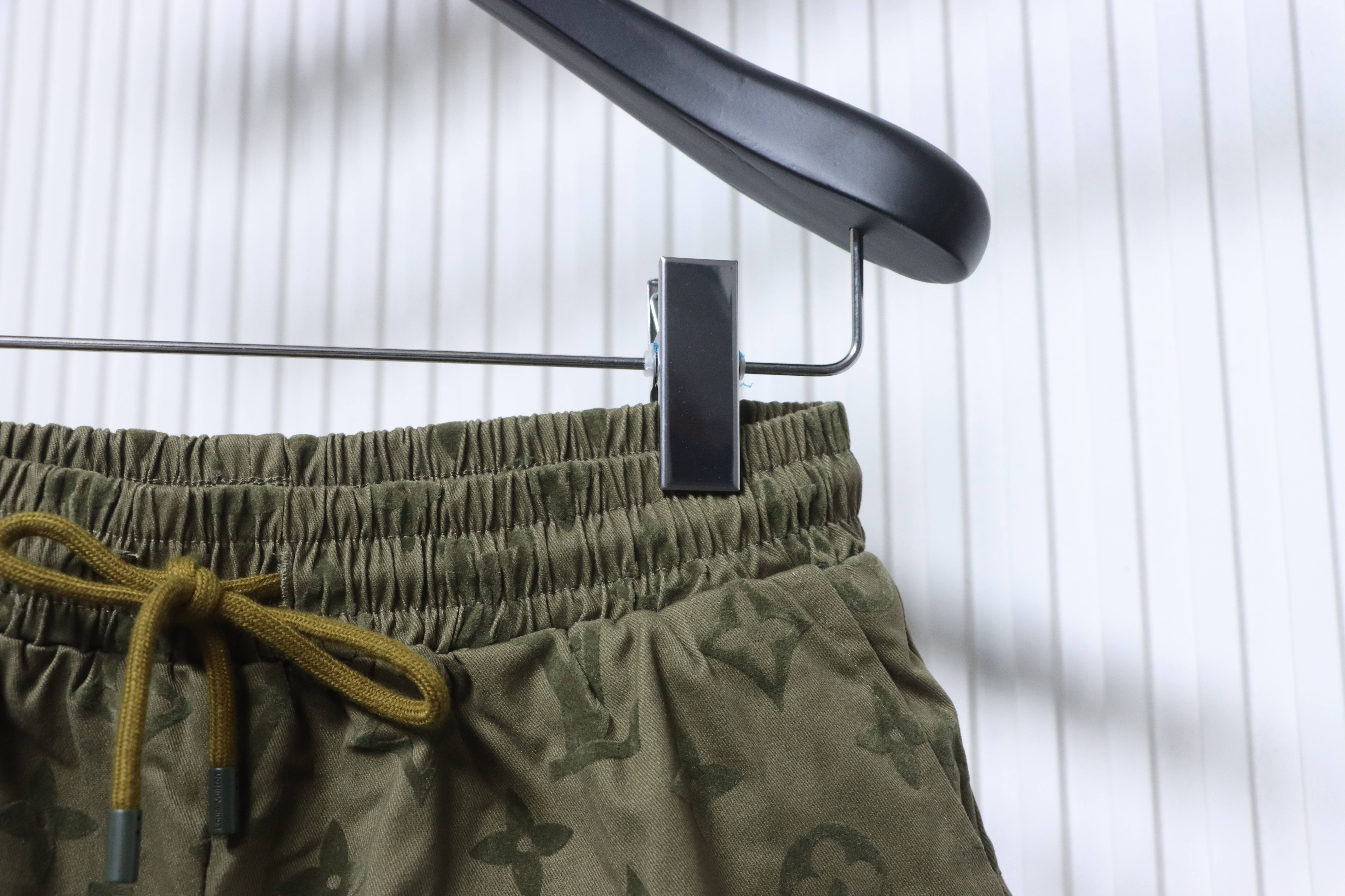 LOUIS VUITTON Green Shorts