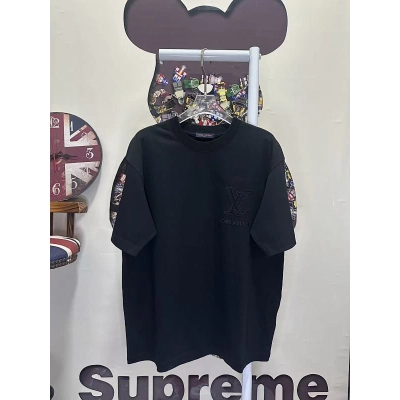 LOUIS VUITTON L26212 Short Sleeve T-Shirt Style 1 01