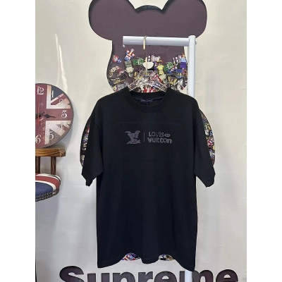 LOUIS VUITTON L26215 Short Sleeve T-Shirt Style 1 01