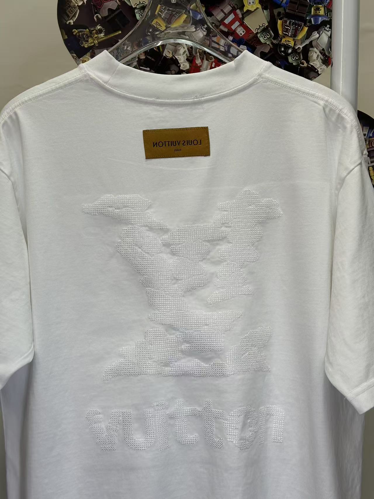 LOUIS VUITTON L26215 Short Sleeve T-Shirt Style 2