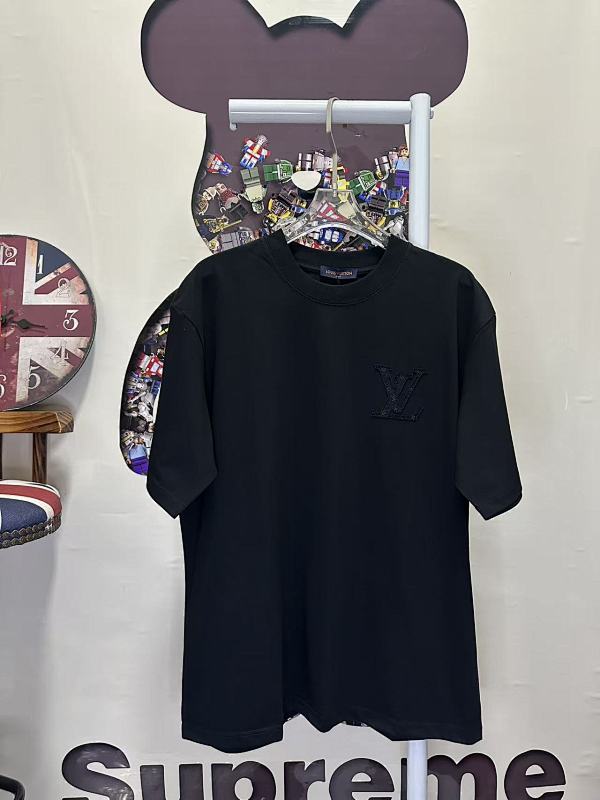 LOUIS VUITTON L26233 Short Sleeve T-Shirt Style 1