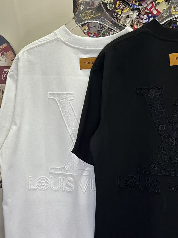 LOUIS VUITTON L26233 Short Sleeve T-Shirt Style 1