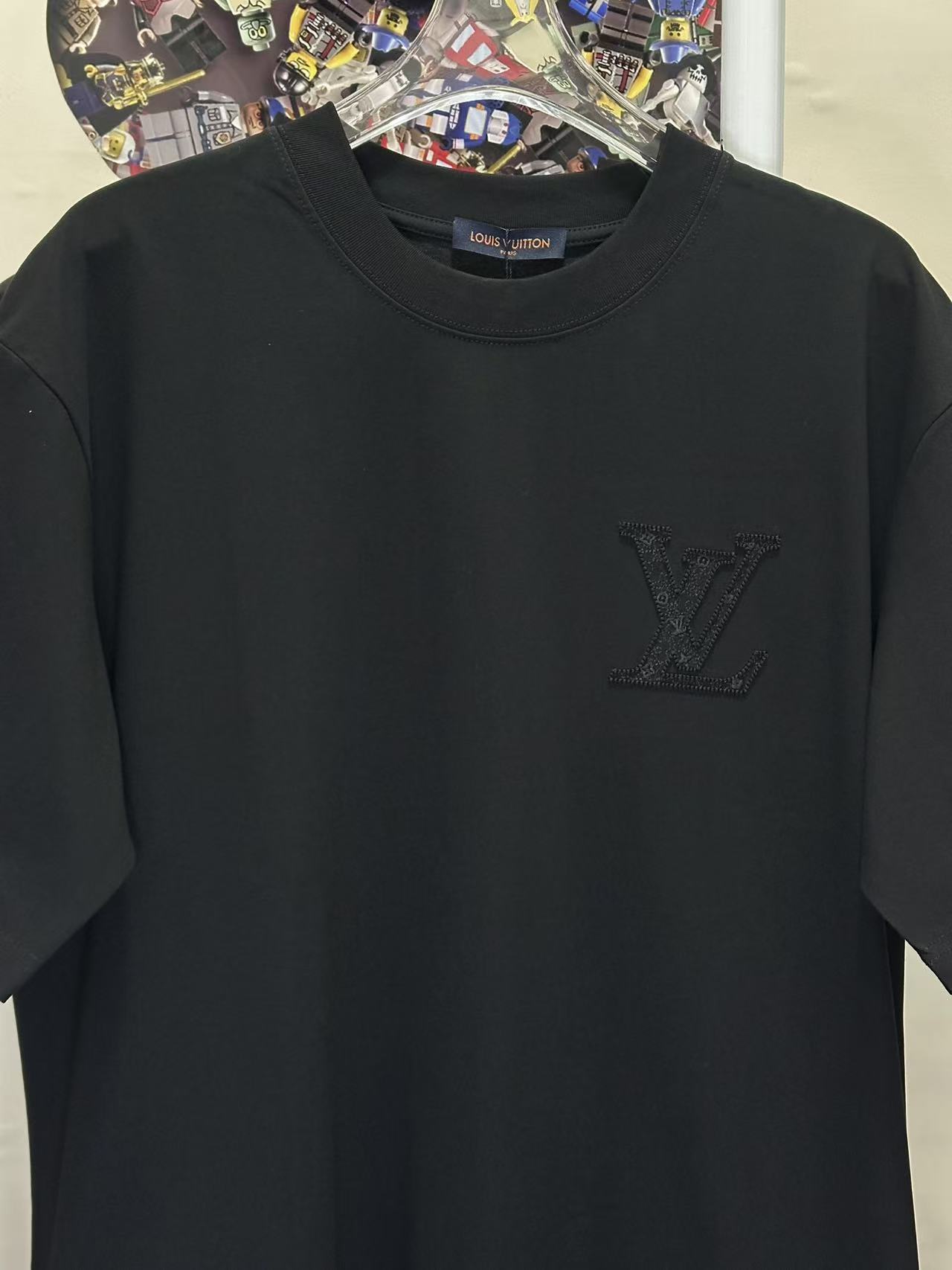 LOUIS VUITTON L26233 Short Sleeve T-Shirt Style 1