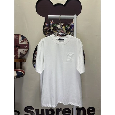LOUIS VUITTON L26233 Short Sleeve T-Shirt Style 2 01