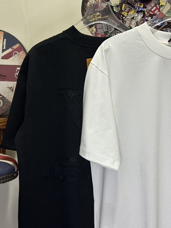 LOUIS VUITTON L26233 Short Sleeve T-Shirt Style 2
