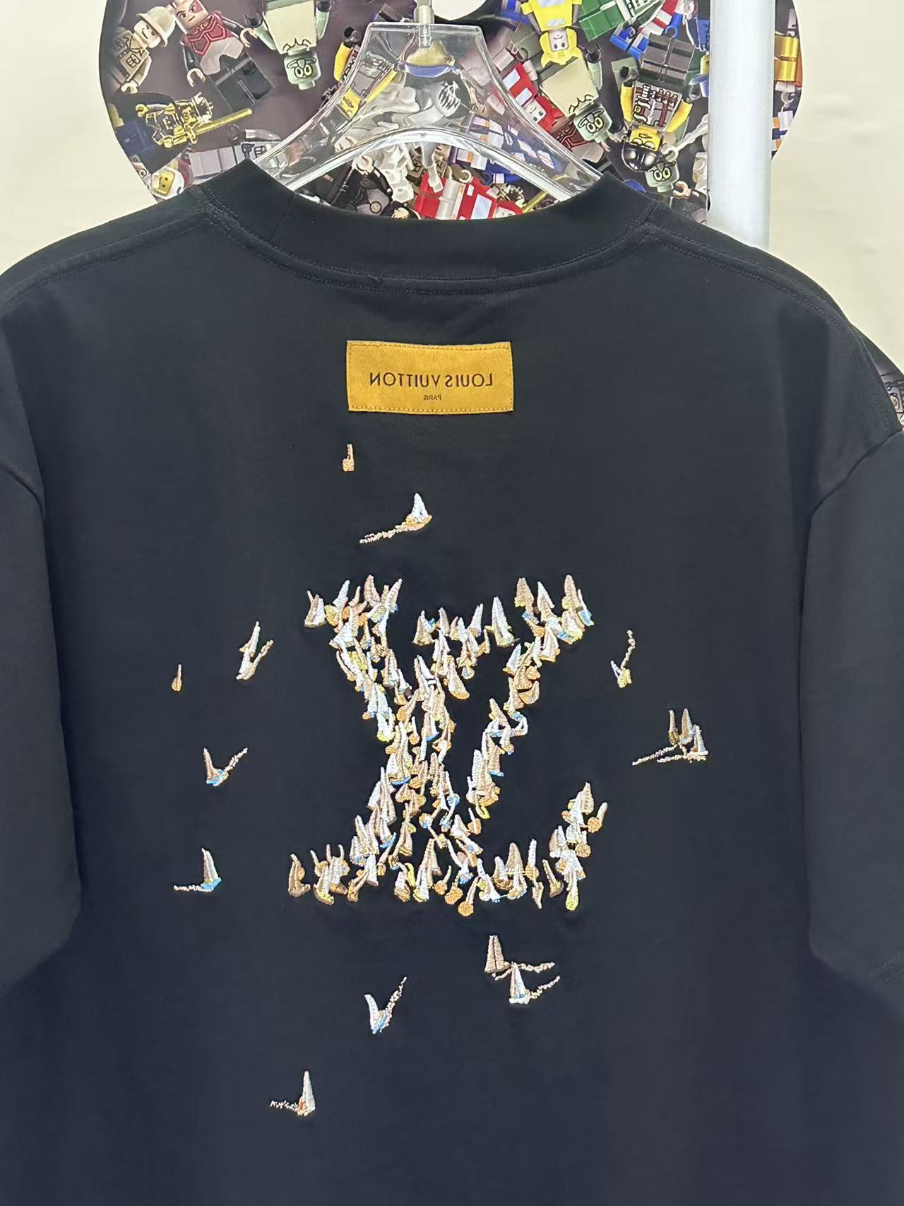 LOUIS VUITTON L26235 Short Sleeve T-Shirt Style 1