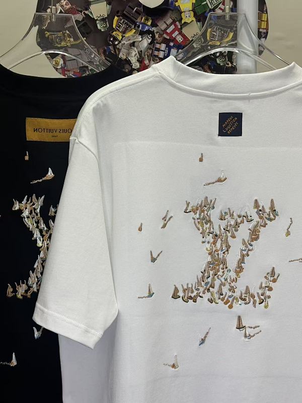 LOUIS VUITTON L26235 Short Sleeve T-Shirt Style 2