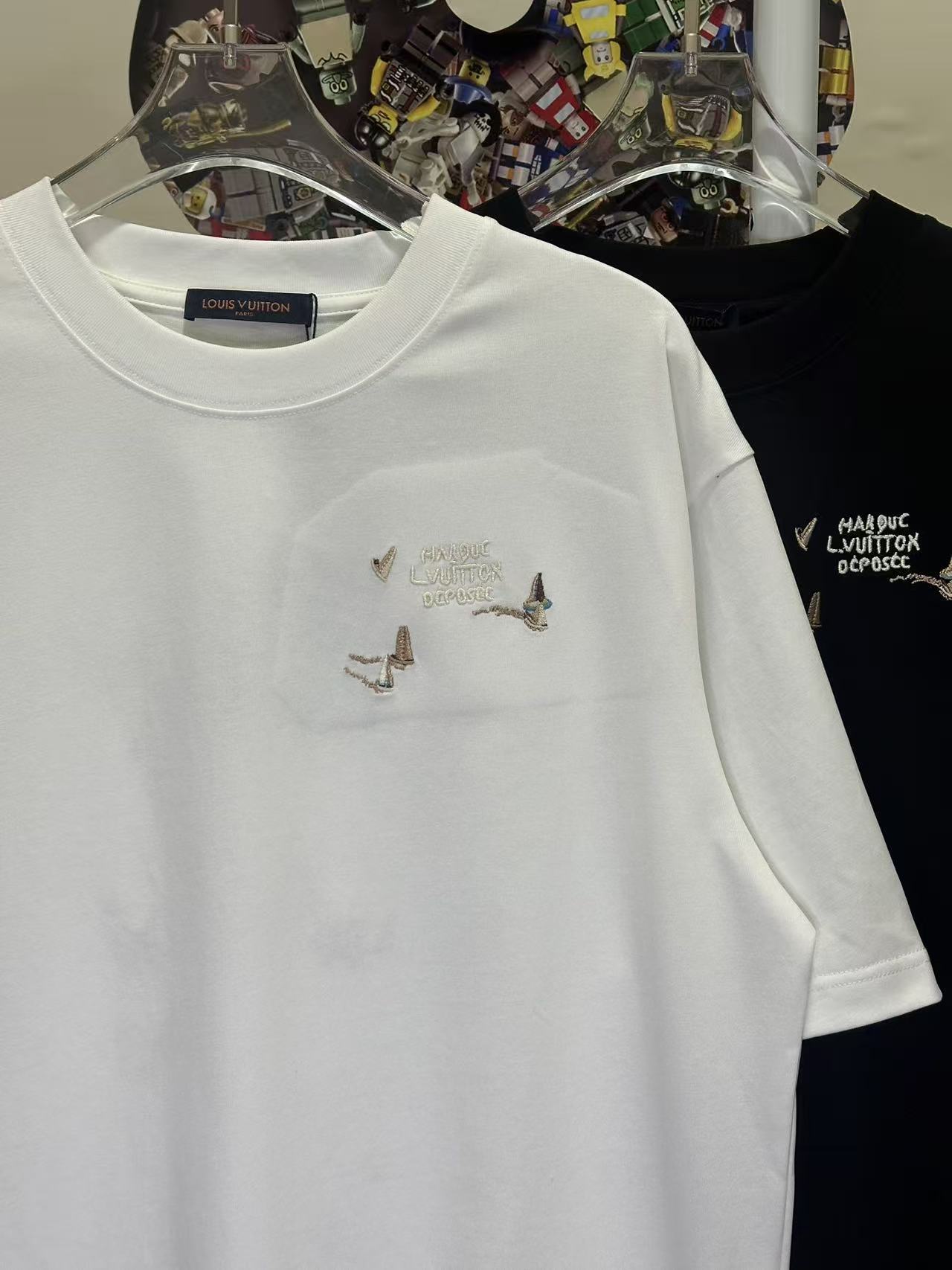 LOUIS VUITTON L26235 Short Sleeve T-Shirt Style 2
