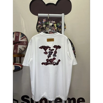 LOUIS VUITTON L26236 Short Sleeve T-Shirt 01