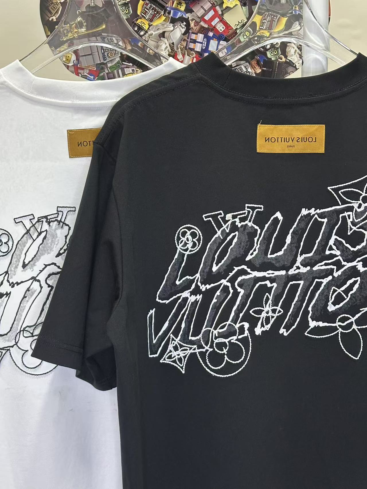 LOUIS VUITTON L26612 Short Sleeve T-Shirt Style 1