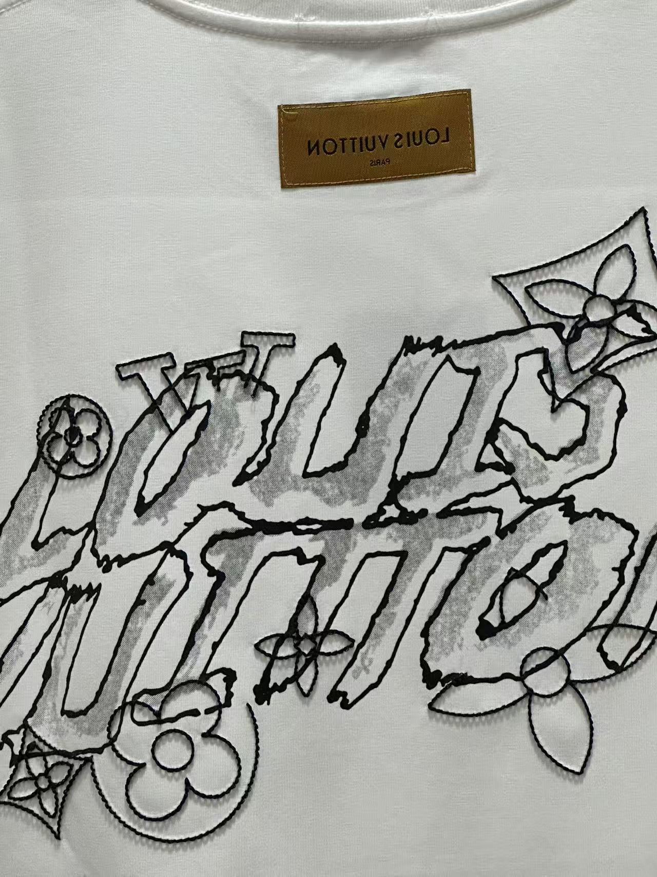 LOUIS VUITTON L26612 Short Sleeve T-Shirt Style 2