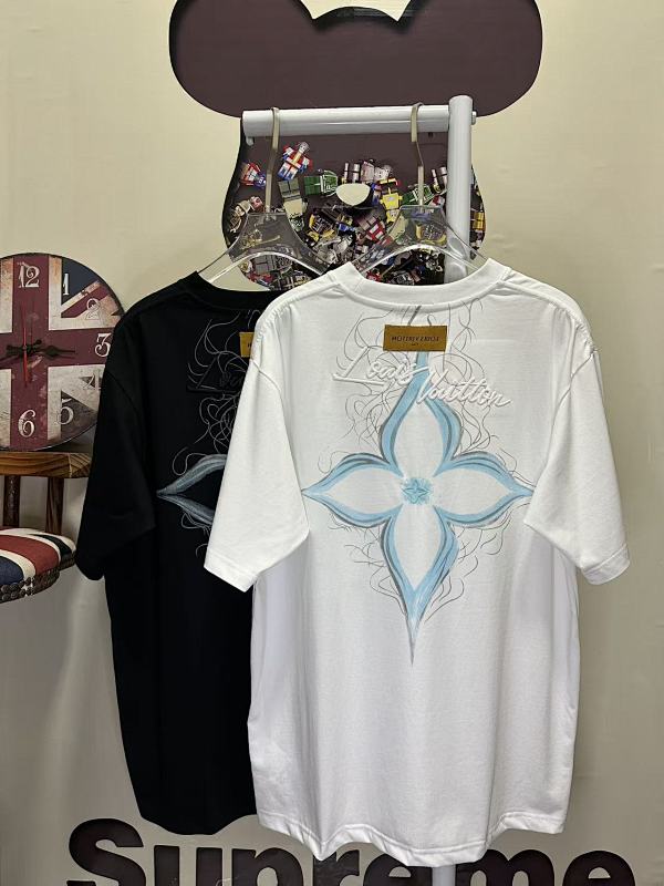 LOUIS VUITTON L26613 Short Sleeve T-Shirt Style 1