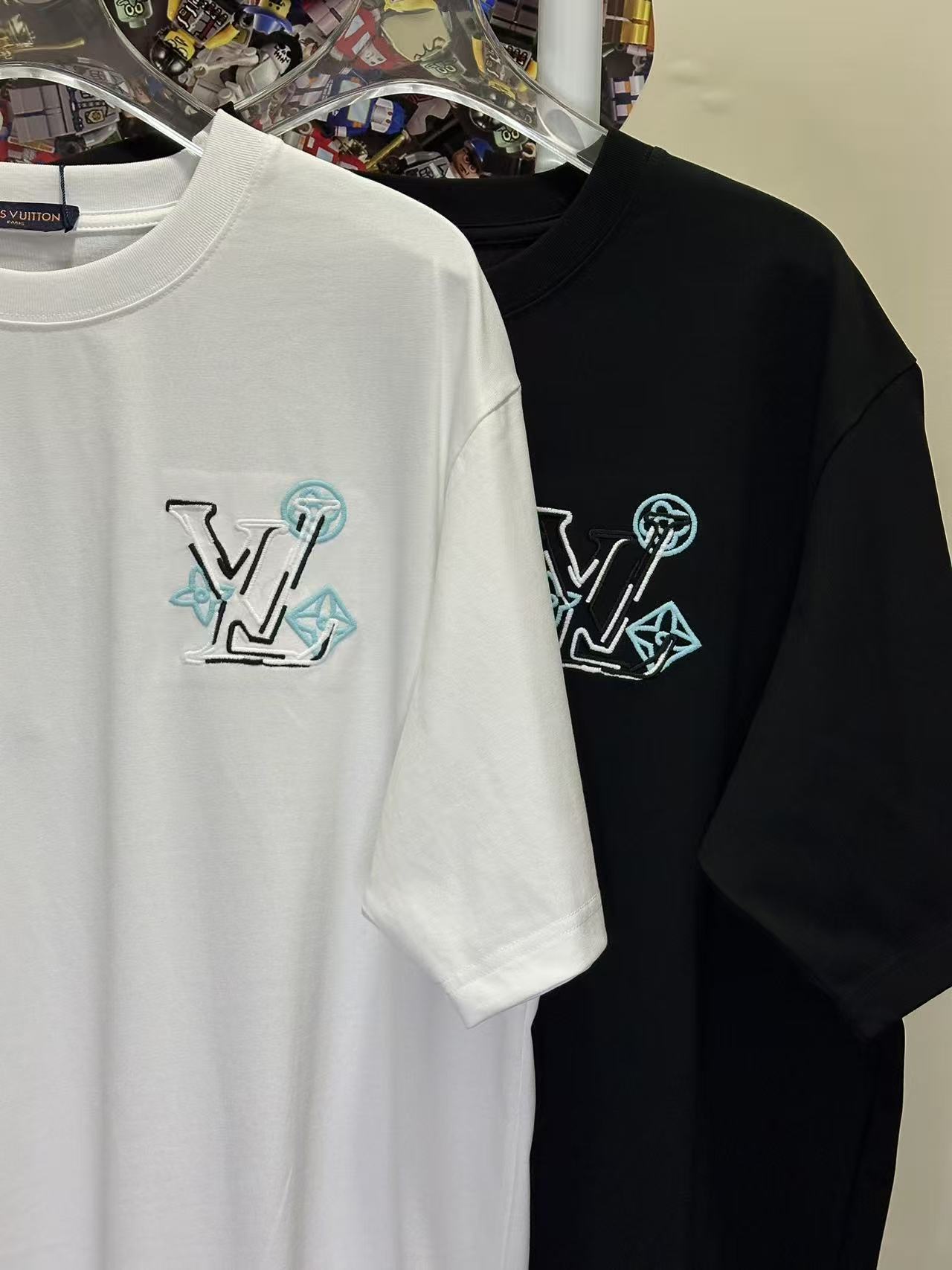 LOUIS VUITTON L26613 Short Sleeve T-Shirt Style 1