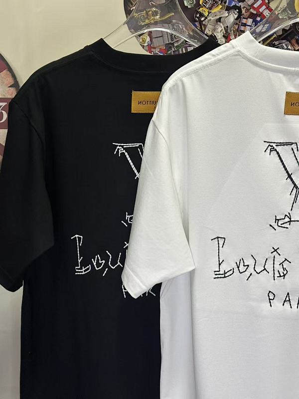 LOUIS VUITTON L26618 Short Sleeve T-Shirt Style 1