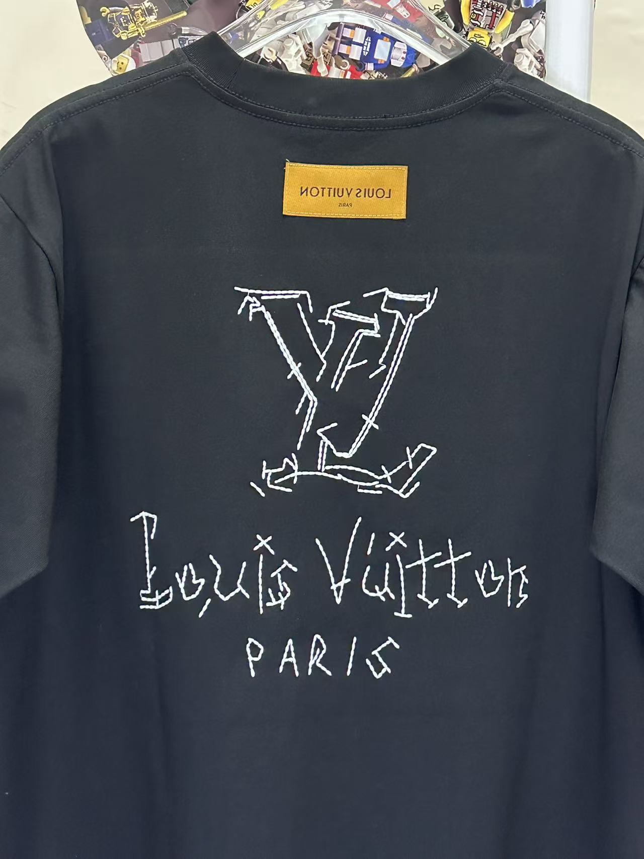 LOUIS VUITTON L26618 Short Sleeve T-Shirt Style 2