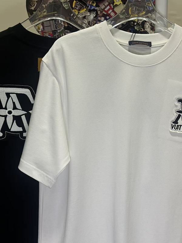 LOUIS VUITTON L26705 Short Sleeve T-Shirt Style 1