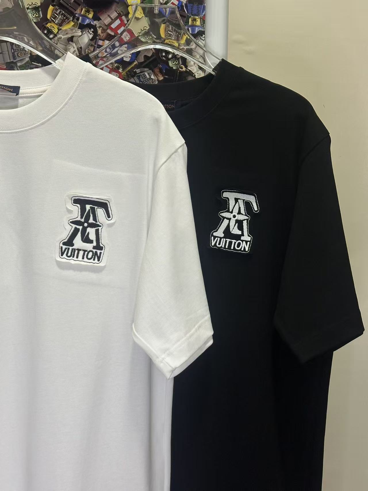 LOUIS VUITTON L26705 Short Sleeve T-Shirt Style 1