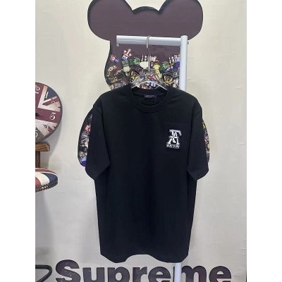 LOUIS VUITTON L26705 Short Sleeve T-Shirt Style 2 01