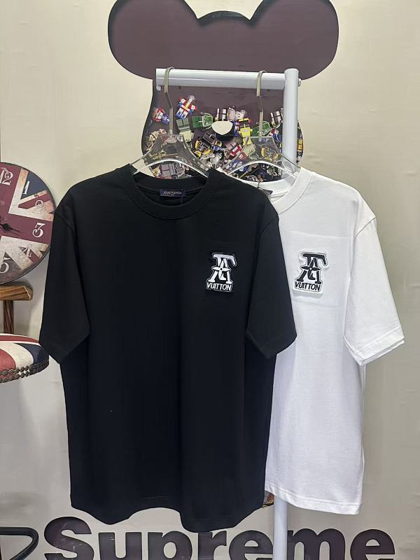 LOUIS VUITTON L26705 Short Sleeve T-Shirt Style 2