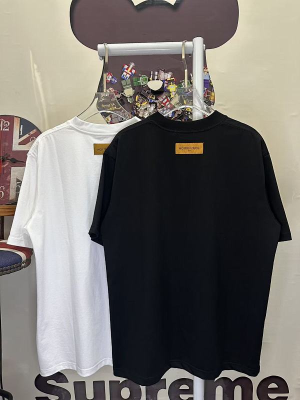 LOUIS VUITTON L26716 Short Sleeve T-Shirt Style 1