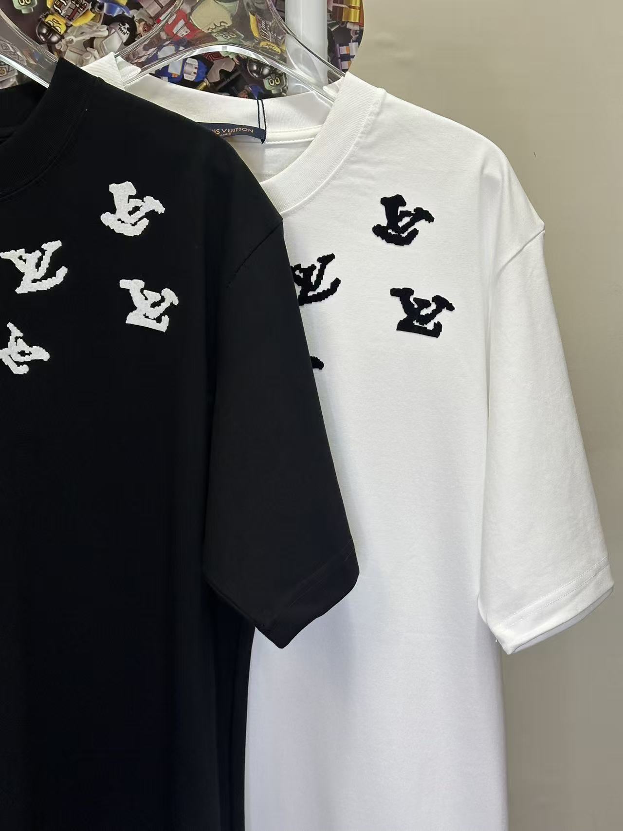 LOUIS VUITTON L26716 Short Sleeve T-Shirt Style 1