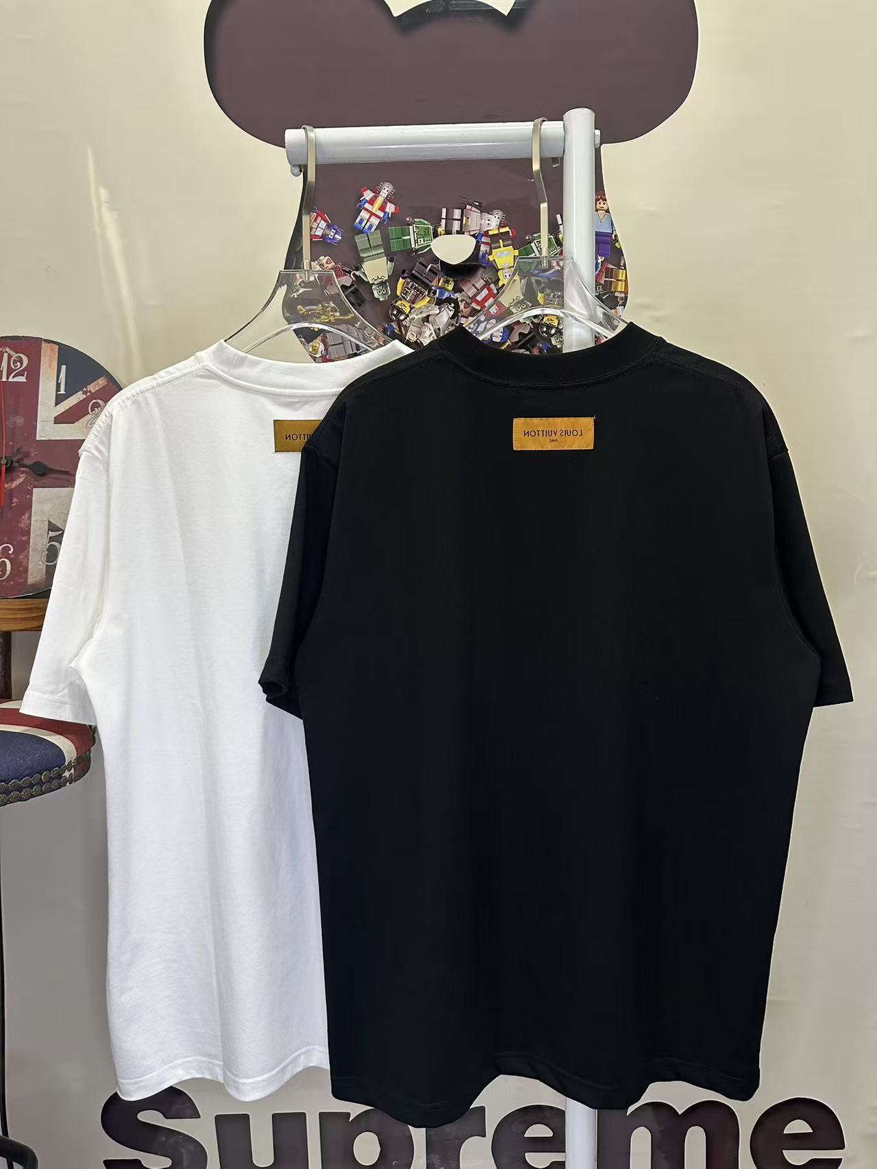 LOUIS VUITTON L26716 Short Sleeve T-Shirt Style 1