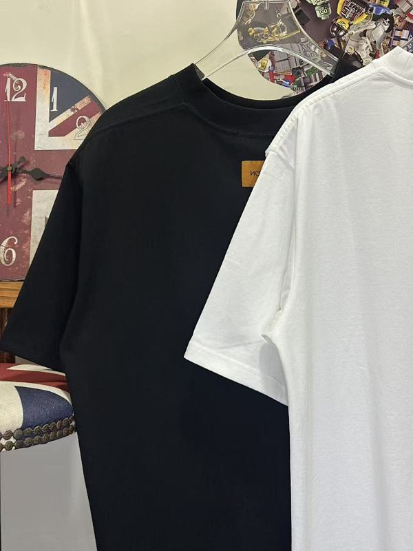LOUIS VUITTON L26716 Short Sleeve T-Shirt Style 2