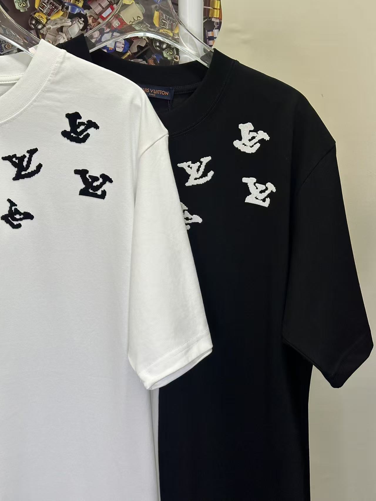 LOUIS VUITTON L26716 Short Sleeve T-Shirt Style 2