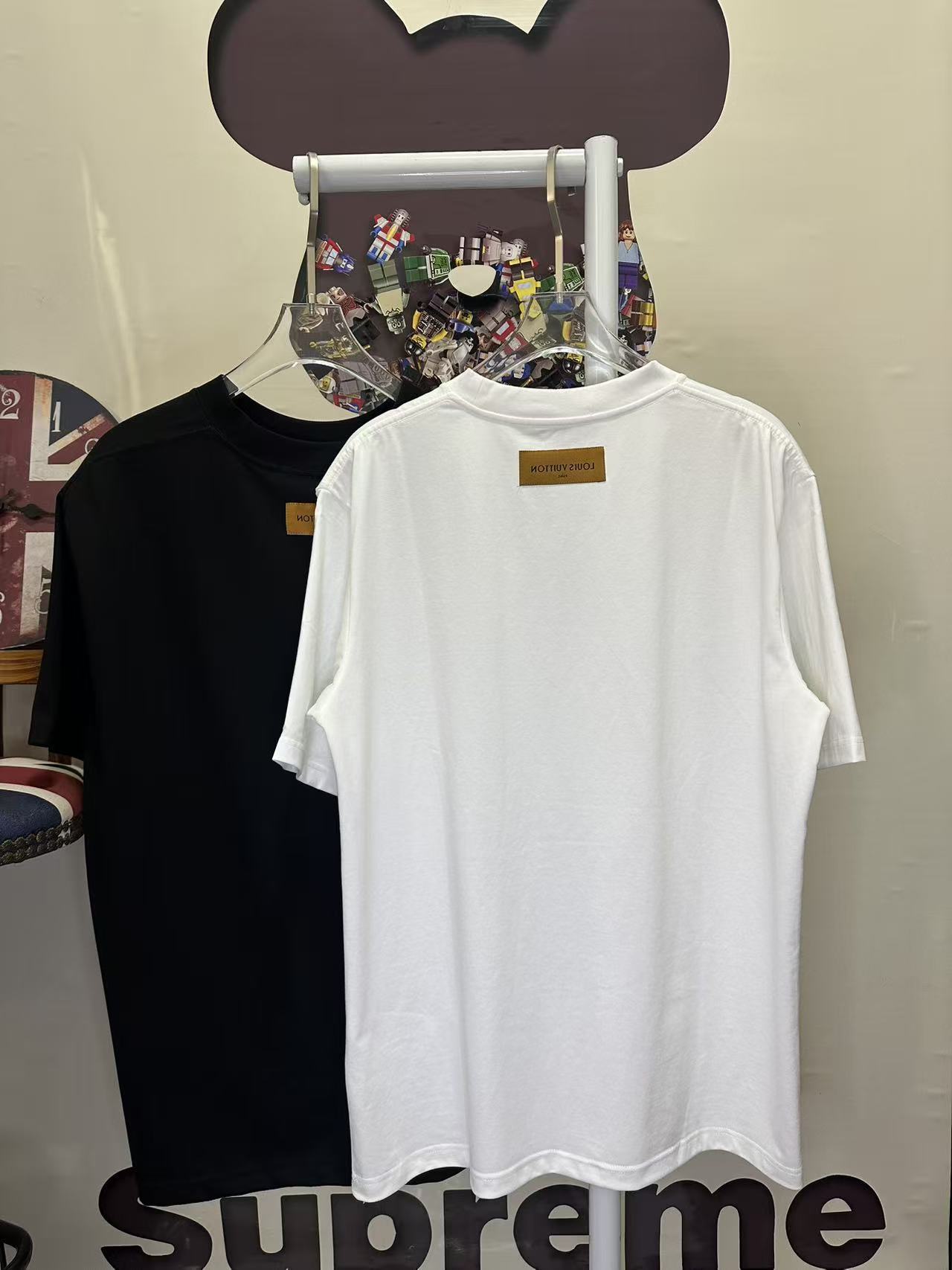LOUIS VUITTON L26716 Short Sleeve T-Shirt Style 2