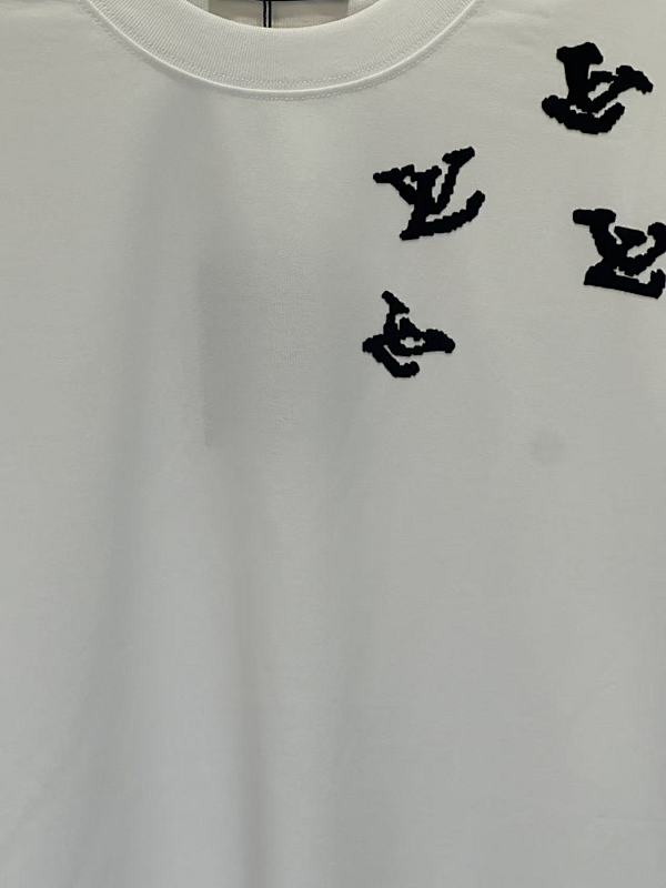 LOUIS VUITTON L26716 Short Sleeve T-Shirt Style 3