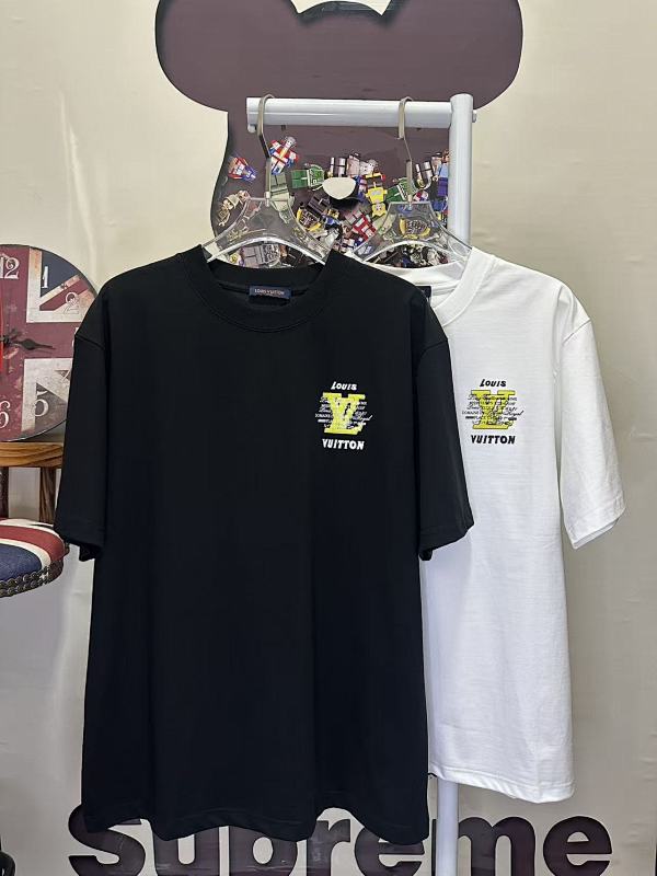 LOUIS VUITTON L26717 Short Sleeve T-Shirt Style 1