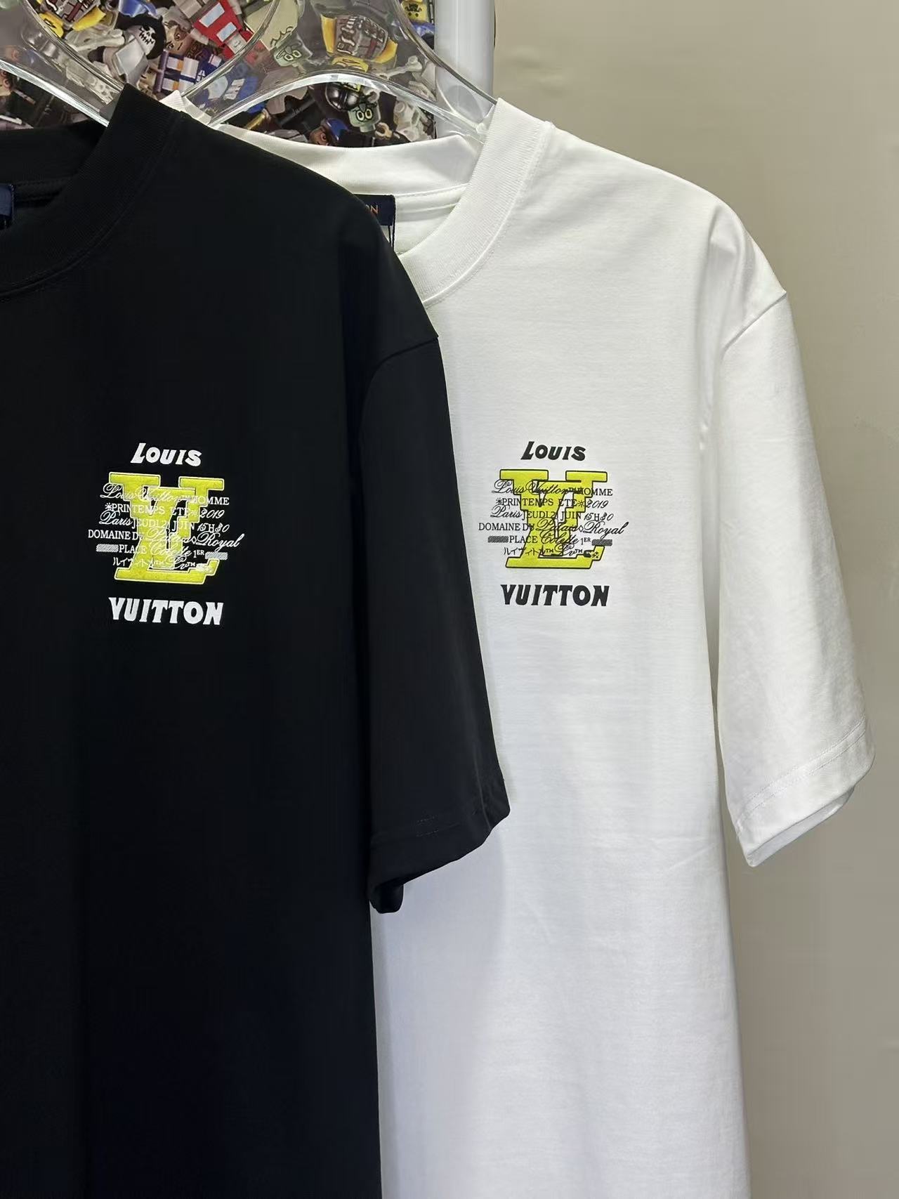 LOUIS VUITTON L26717 Short Sleeve T-Shirt Style 1