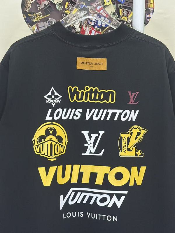 LOUIS VUITTON L26718 Short Sleeve T-Shirt Style 1