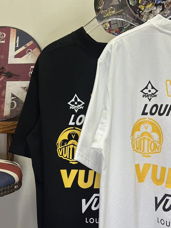 LOUIS VUITTON L26718 Short Sleeve T-Shirt Style 2