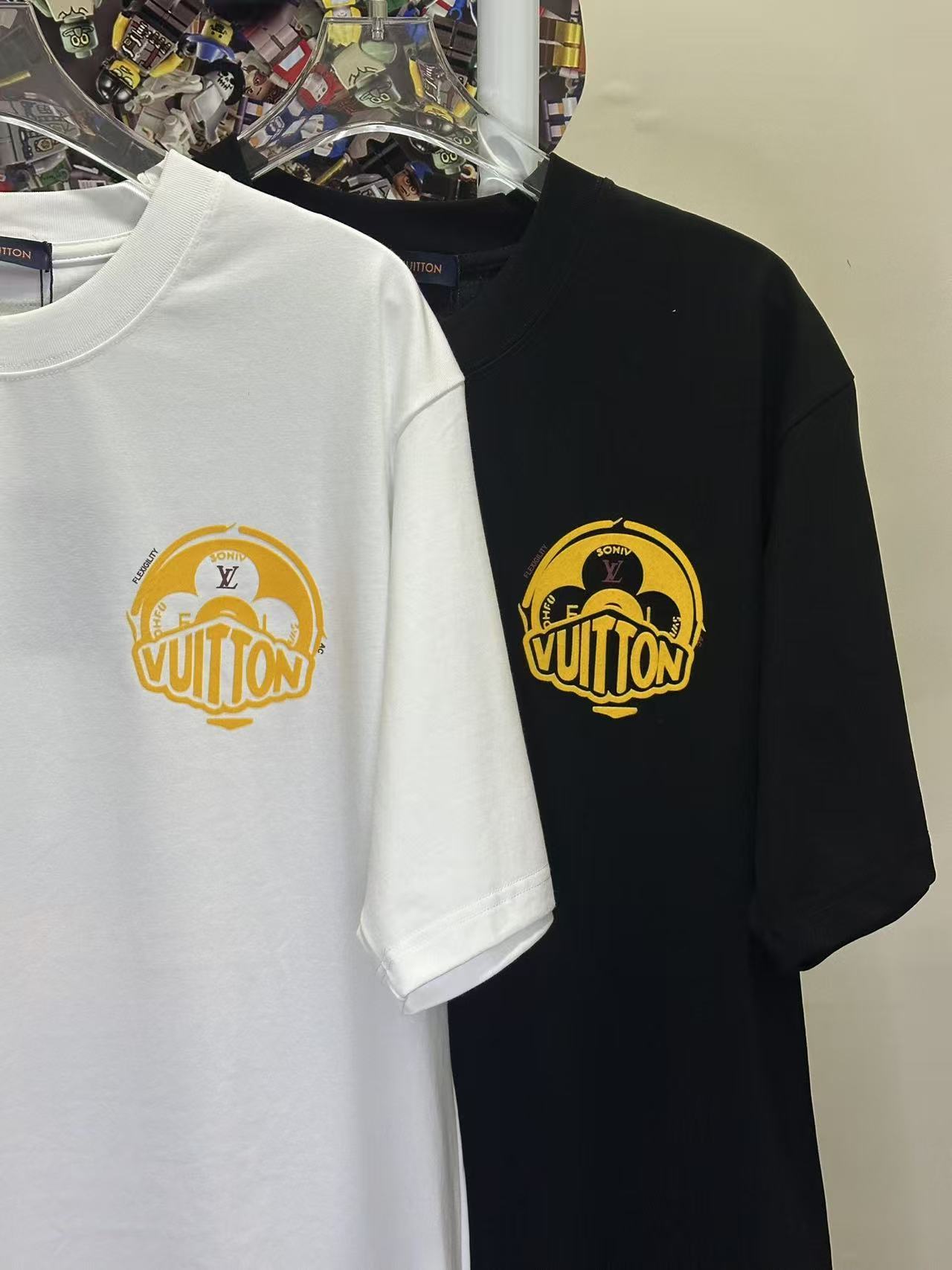 LOUIS VUITTON L26718 Short Sleeve T-Shirt Style 2