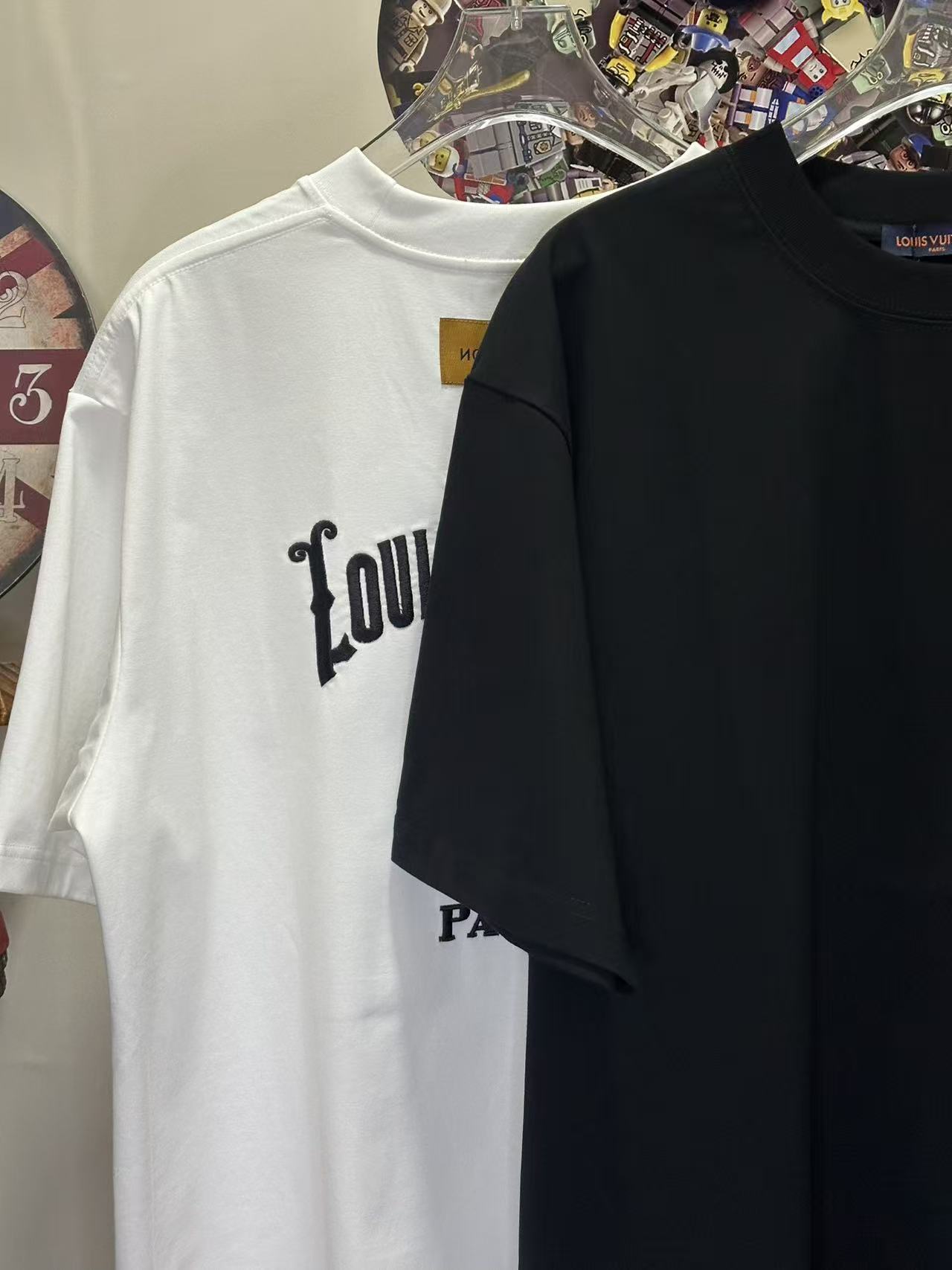 LOUIS VUITTON L26726 Short Sleeve T-Shirt Style 1