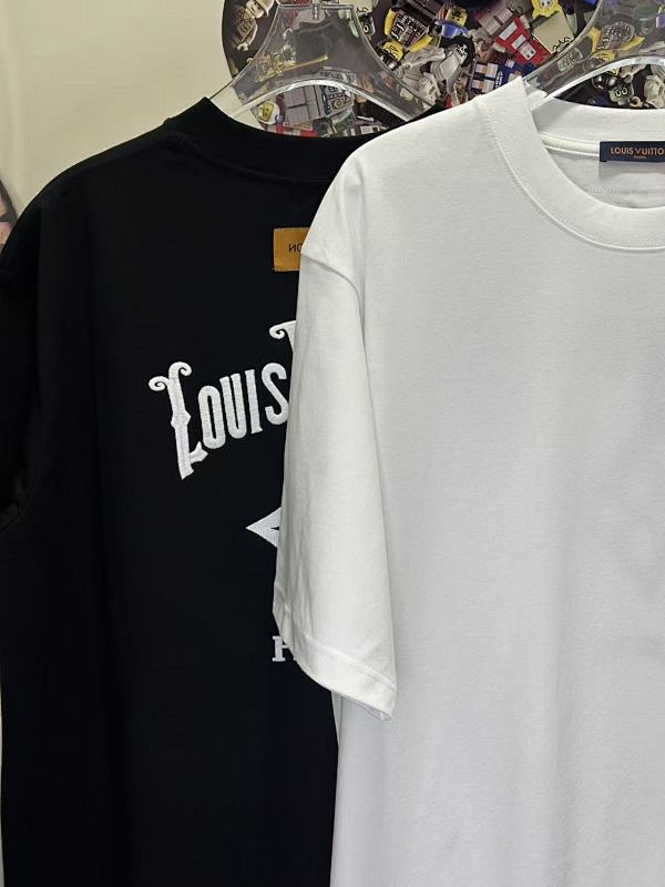 LOUIS VUITTON L26726 Short Sleeve T-Shirt Style 2