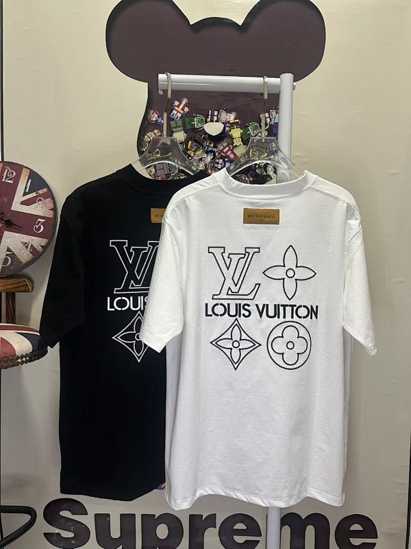 LOUIS VUITTON L26727 Short Sleeve T-Shirt Style 1