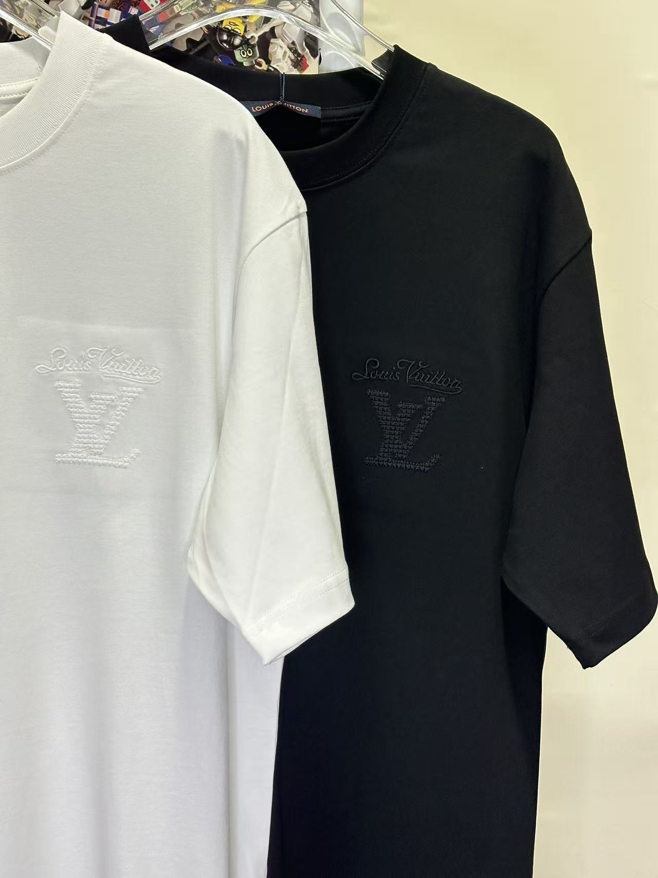 LOUIS VUITTON L26728 Short Sleeve T-Shirt Style 1