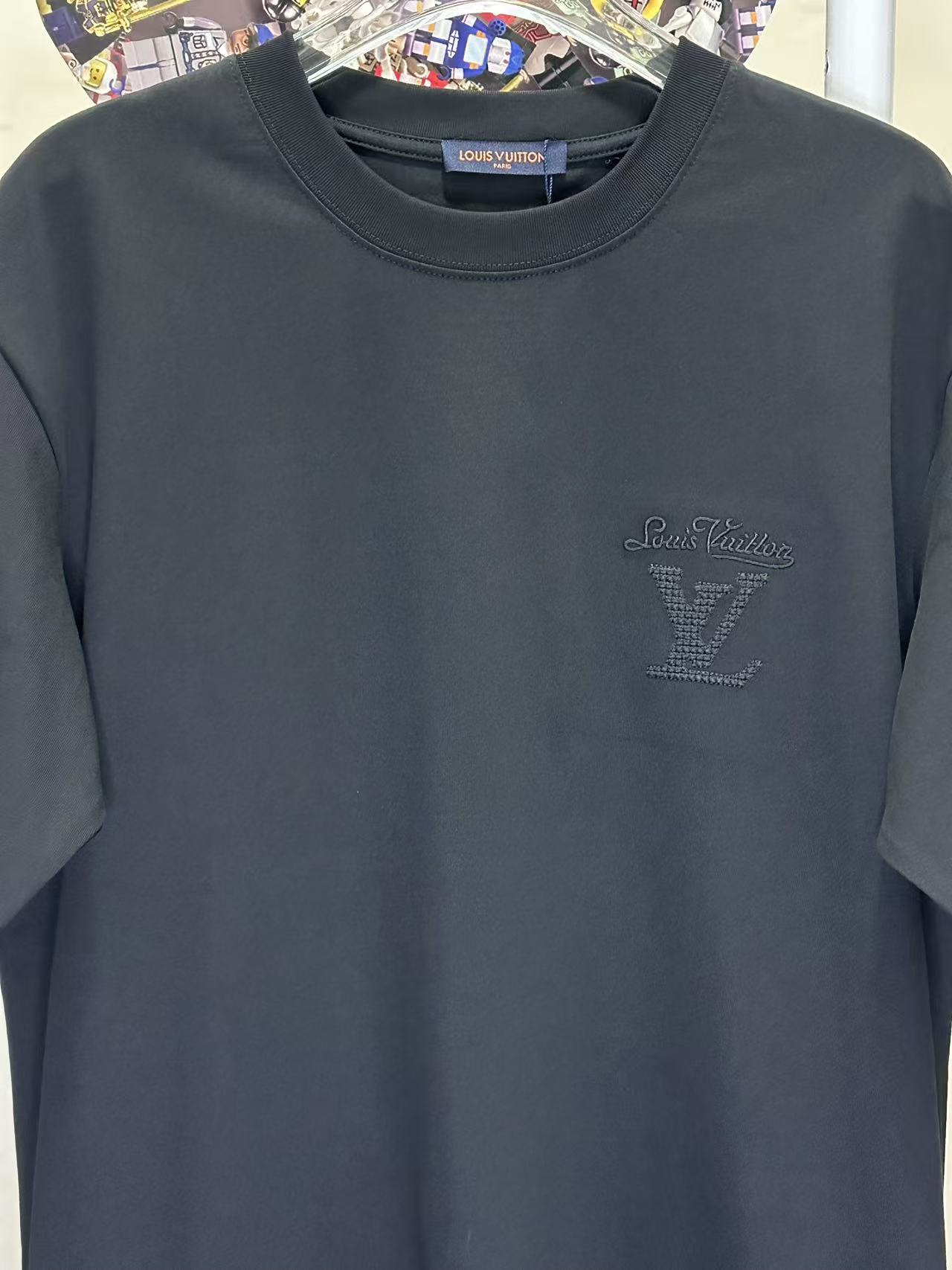 LOUIS VUITTON L26728 Short Sleeve T-Shirt Style 2