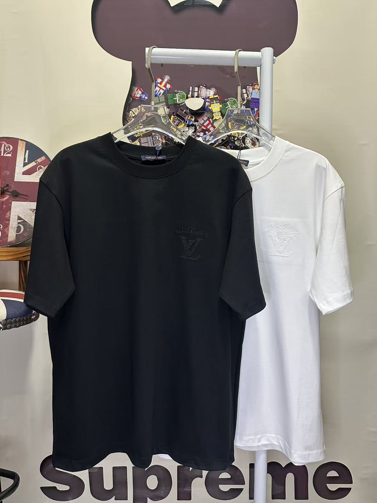 LOUIS VUITTON L26728 Short Sleeve T-Shirt Style 2